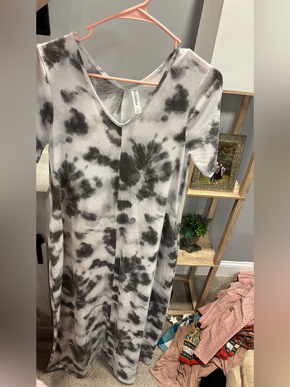 Zenana Outfitters Black & White Tie-Dye V-Neck Tunic Top